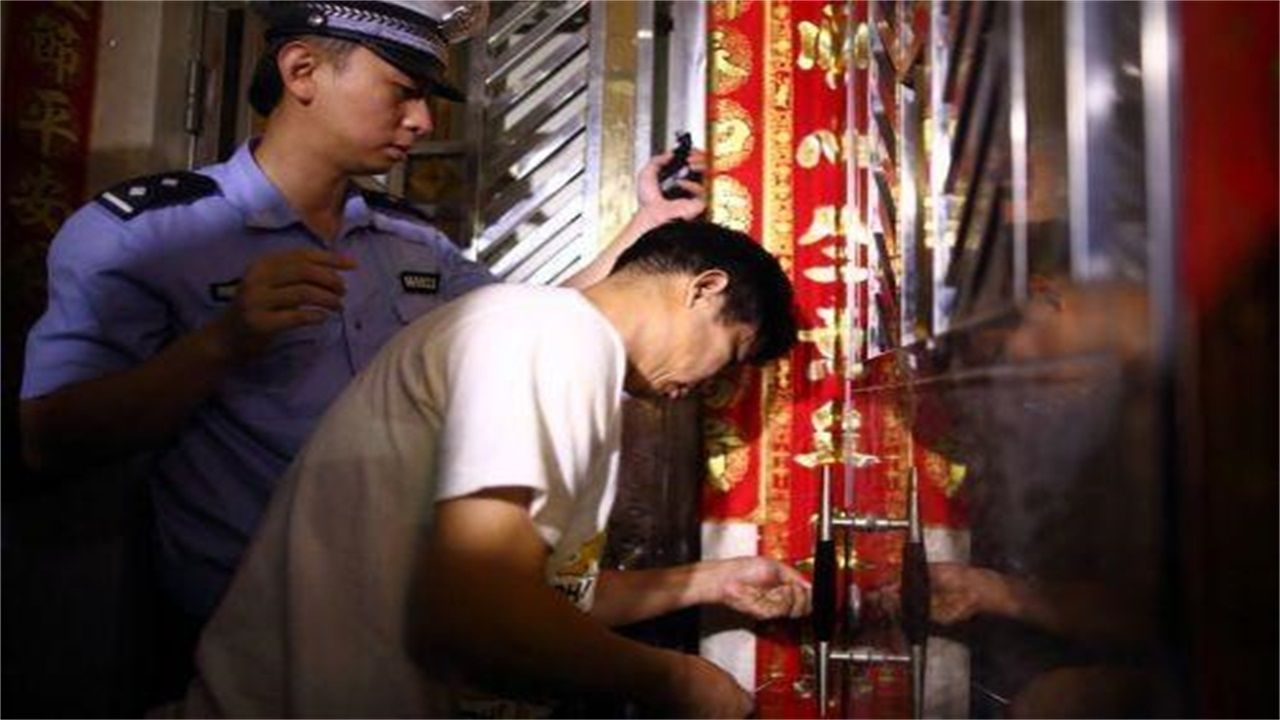 菏泽请开锁师傅开了锁后，师傅